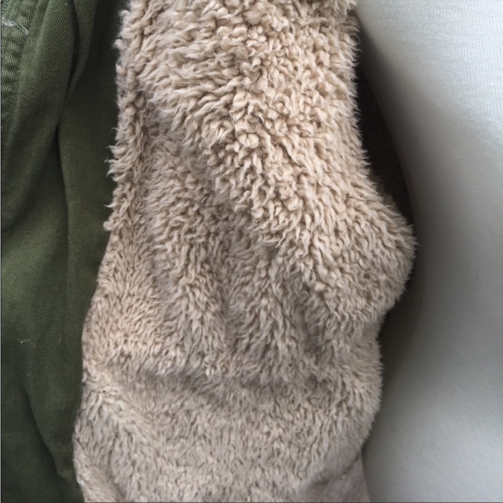Brandy Melville Doris jacket faux fur fleece lined green one size - Picture 11 of 11